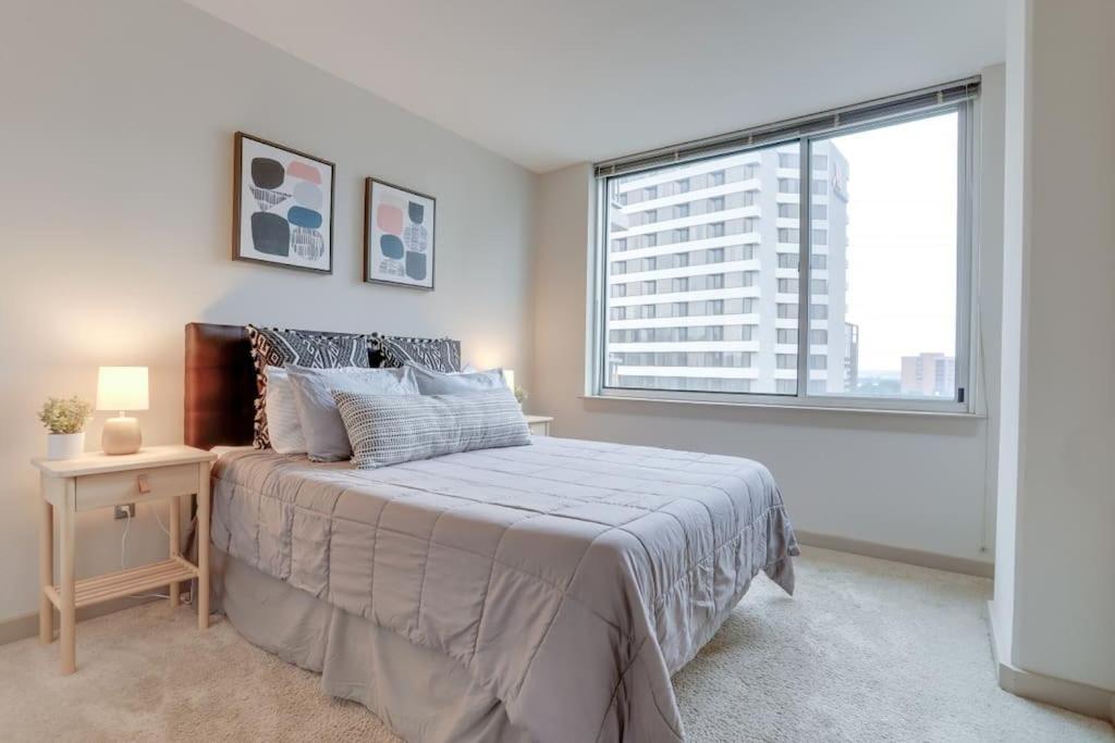 Wonderful 2Br Apartment At Crystal City Arlington Ngoại thất bức ảnh