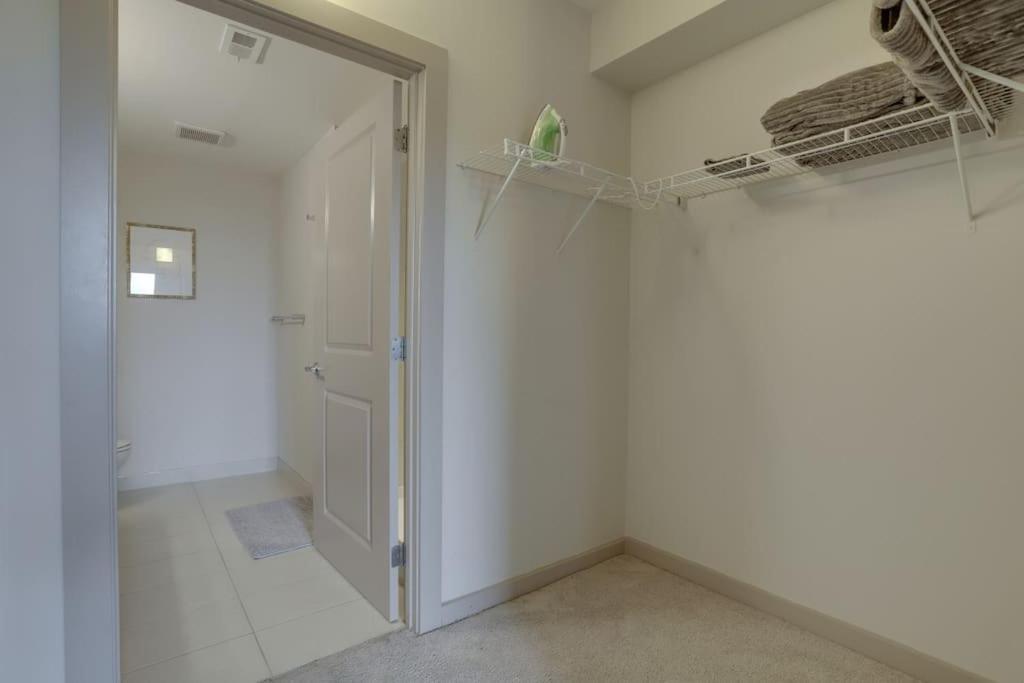 Wonderful 2Br Apartment At Crystal City Arlington Ngoại thất bức ảnh